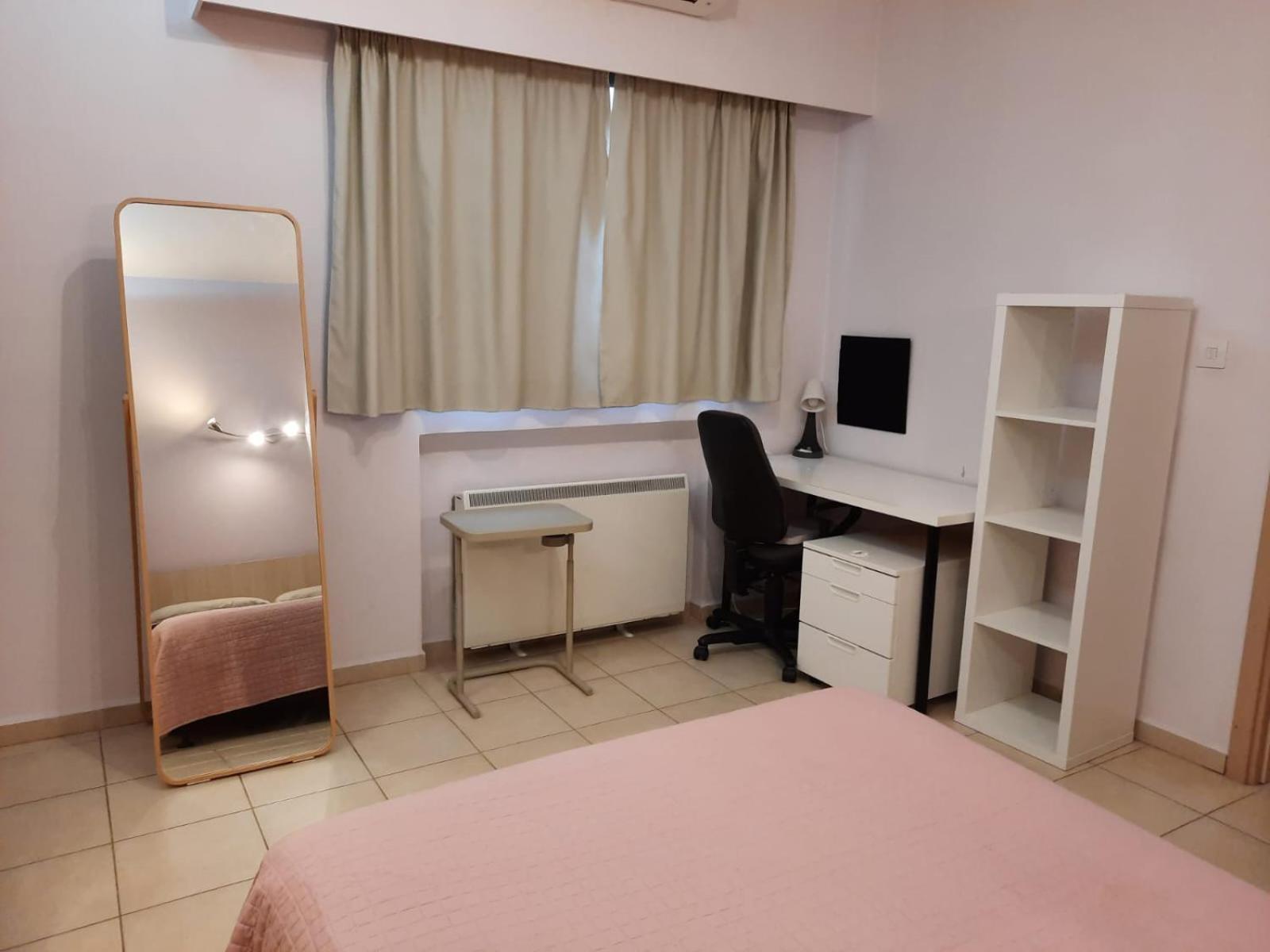 3 Bedroom Apartment *