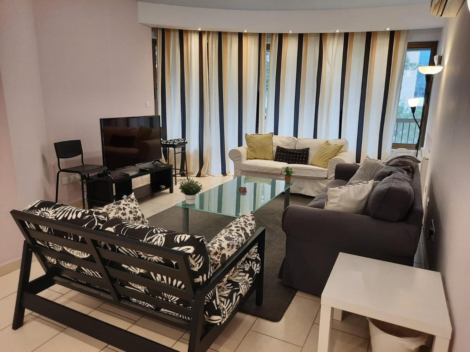 Apartment 3 Bedroom *